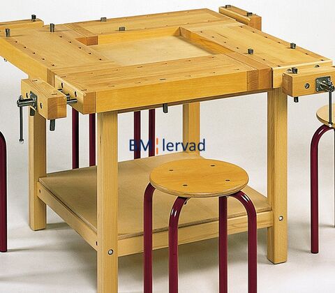 4-plads sløjdbænk ALLING 120 x 120 cm - åbent stel.