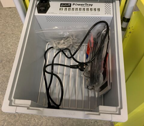 Gratnell vogn til opladning af tablets