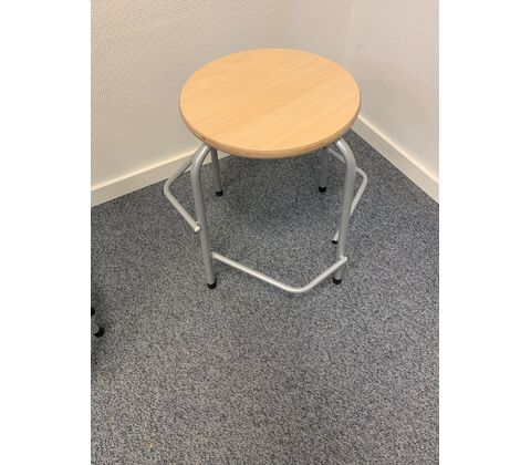 Trint stool with footrest - SAVE 35 % 