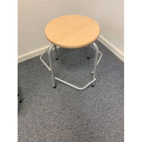 Trint stool with footrest - SAVE 35 % 