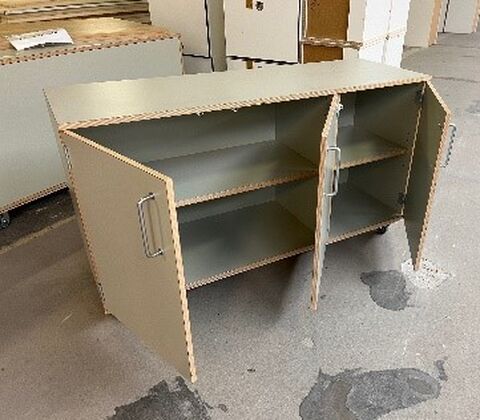 Mobile modules on wheels with 3 cabinets, 1 shelf